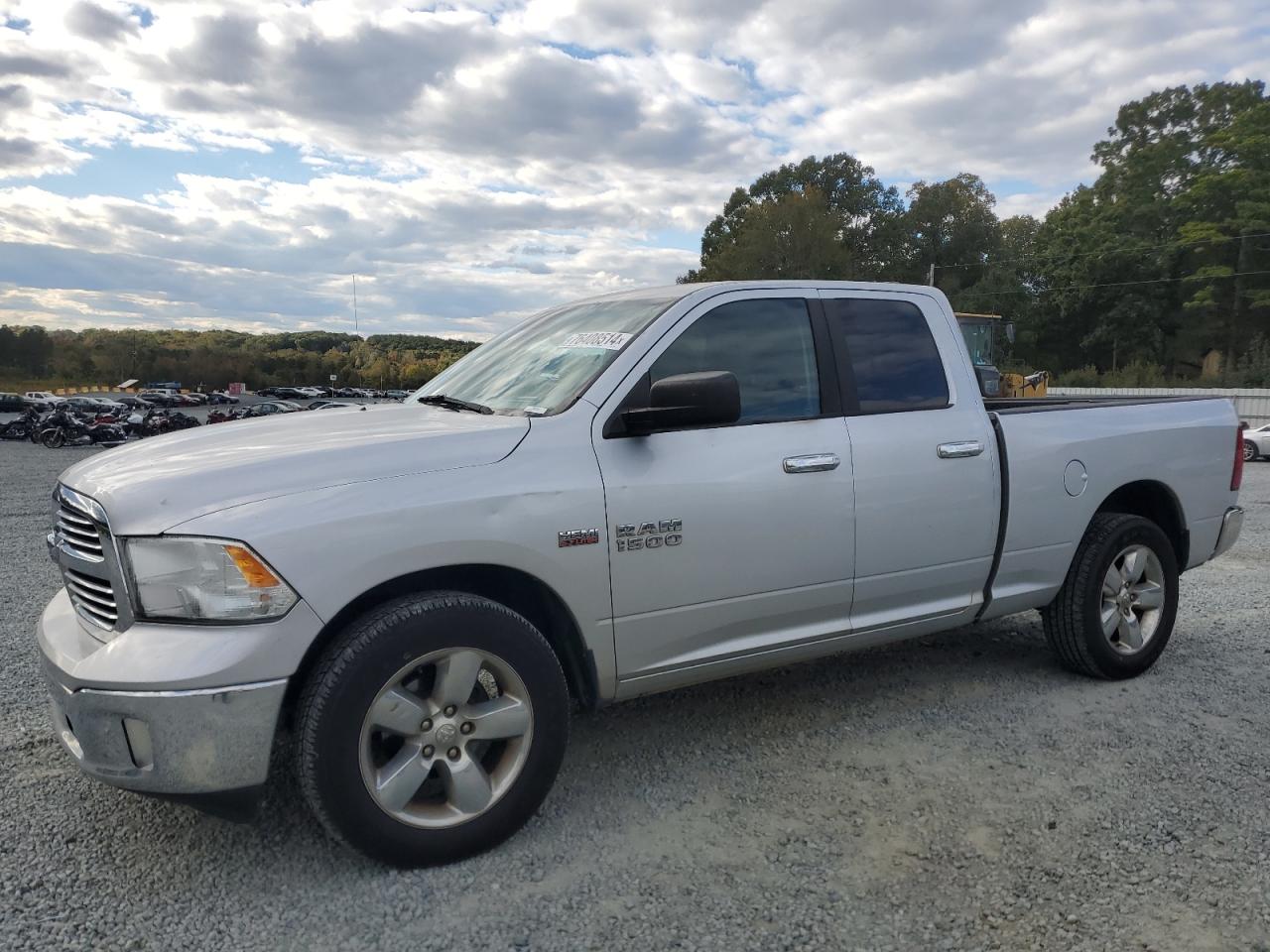 RAM 1500 SLT 2015