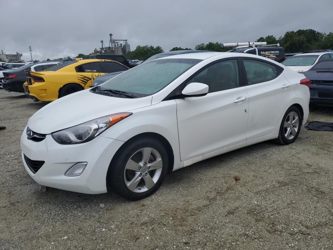 HYUNDAI ELANTRA GL 2012
