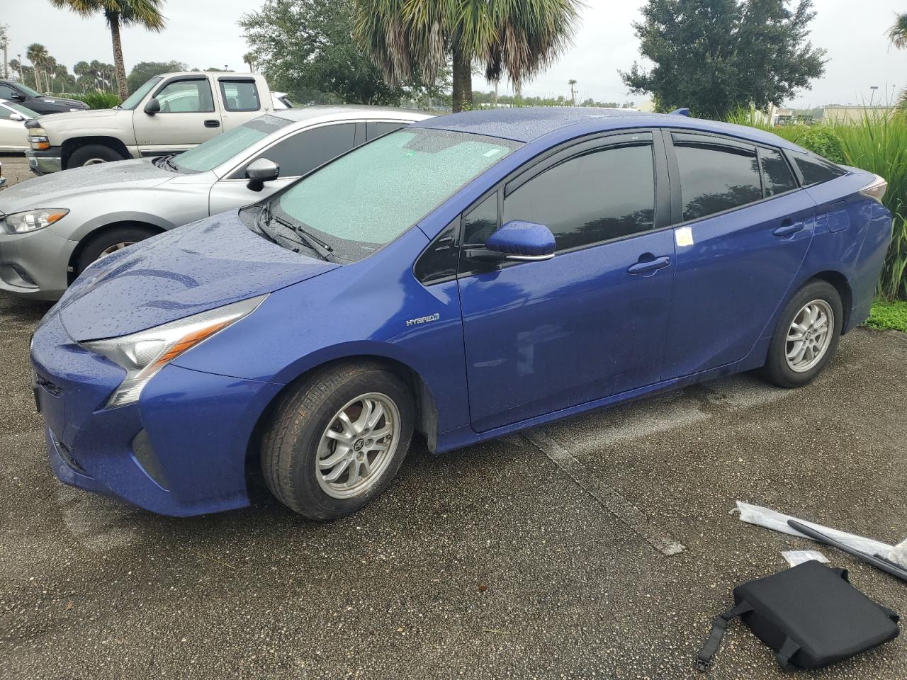 TOYOTA PRIUS 2016