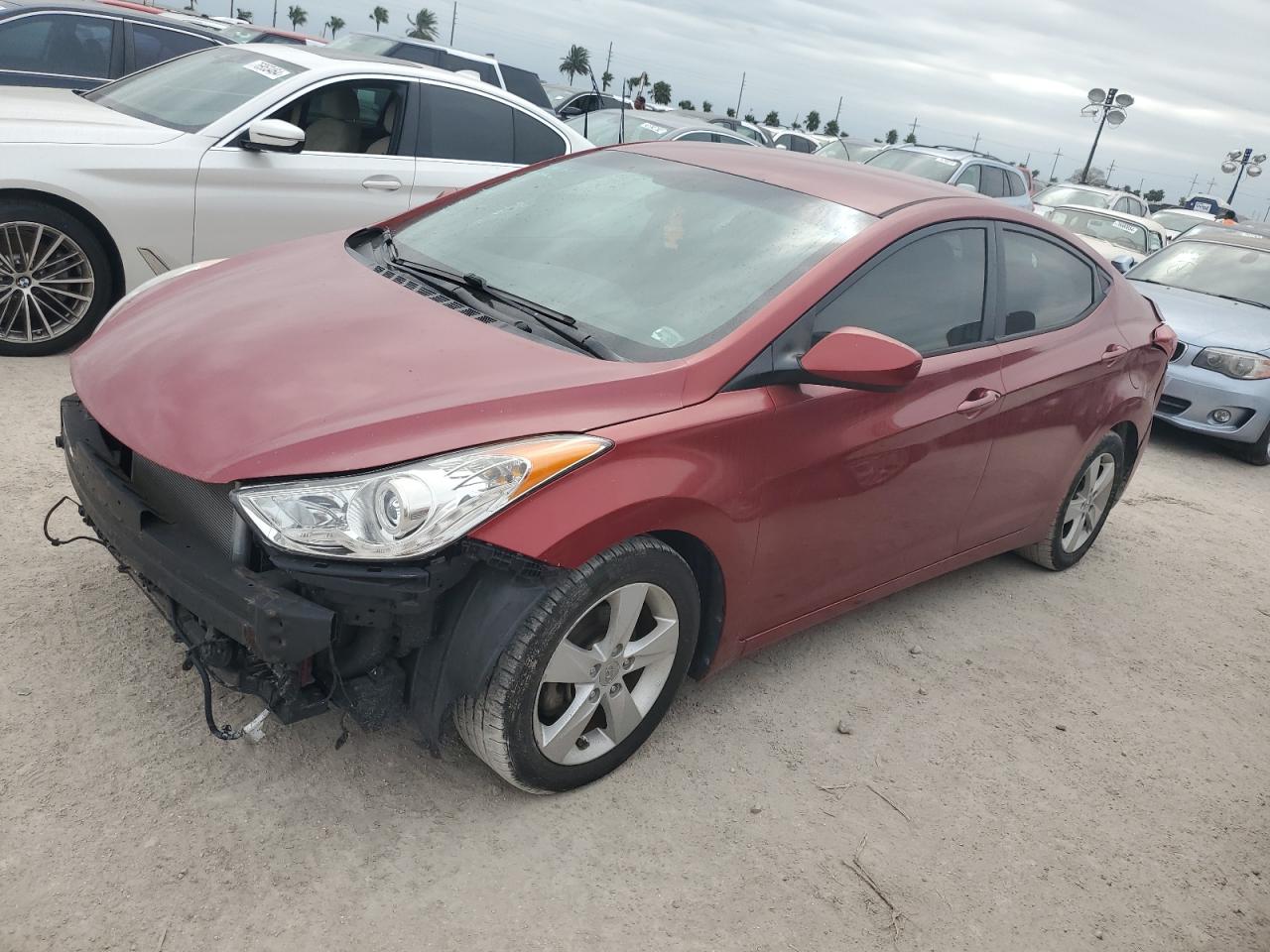 HYUNDAI ELANTRA GL 2013