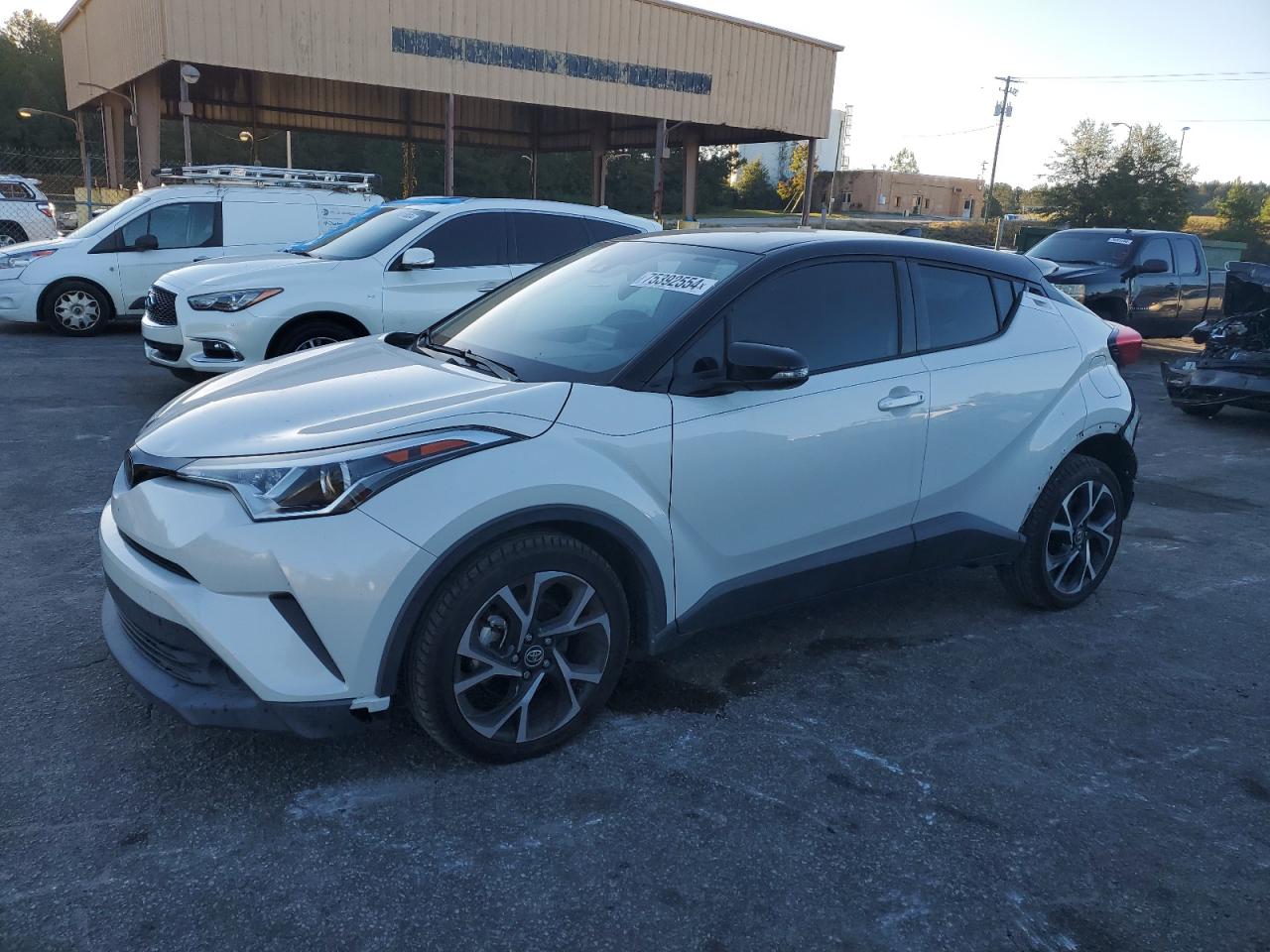 TOYOTA C-HR XLE 2019