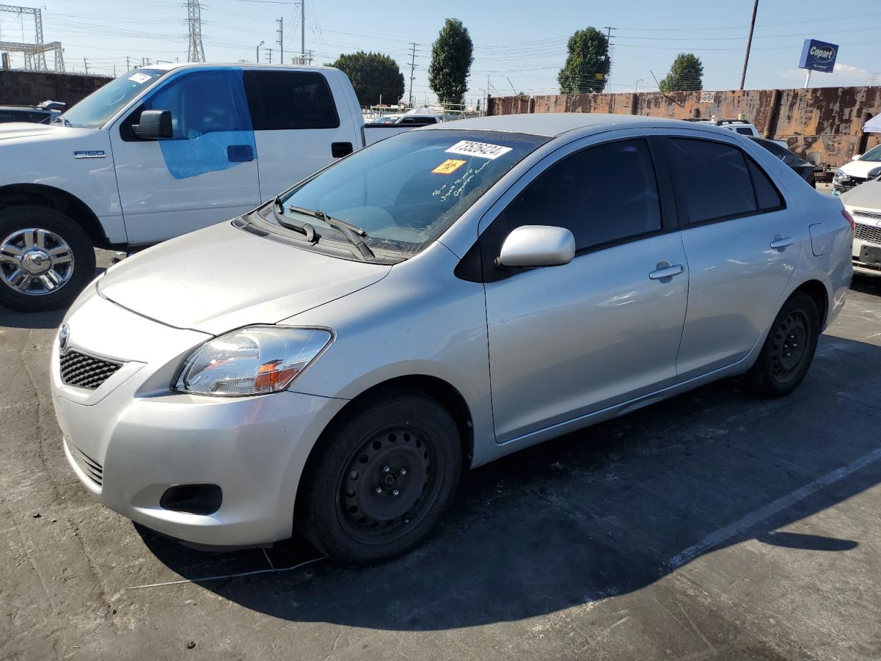 TOYOTA Yaris 2012