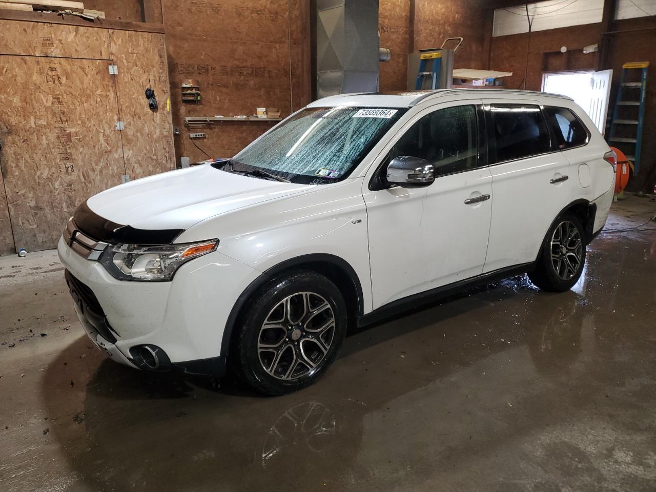 MITSUBISHI OUTLANDER 2015