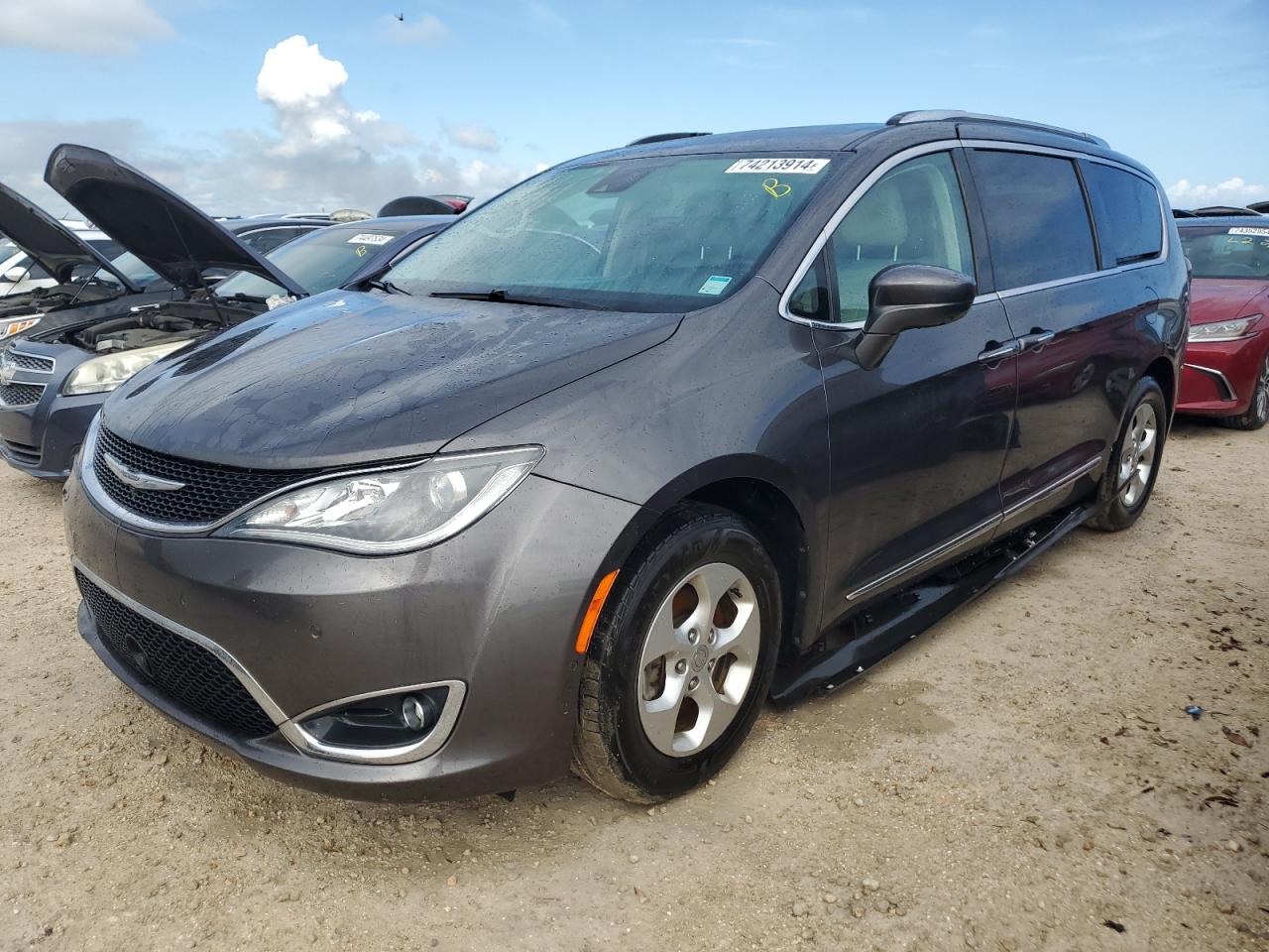 CHRYSLER PACIFICA T 2017