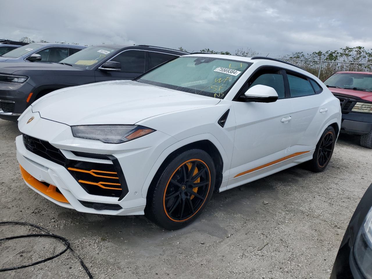 LAMBORGHINI URUS 2020