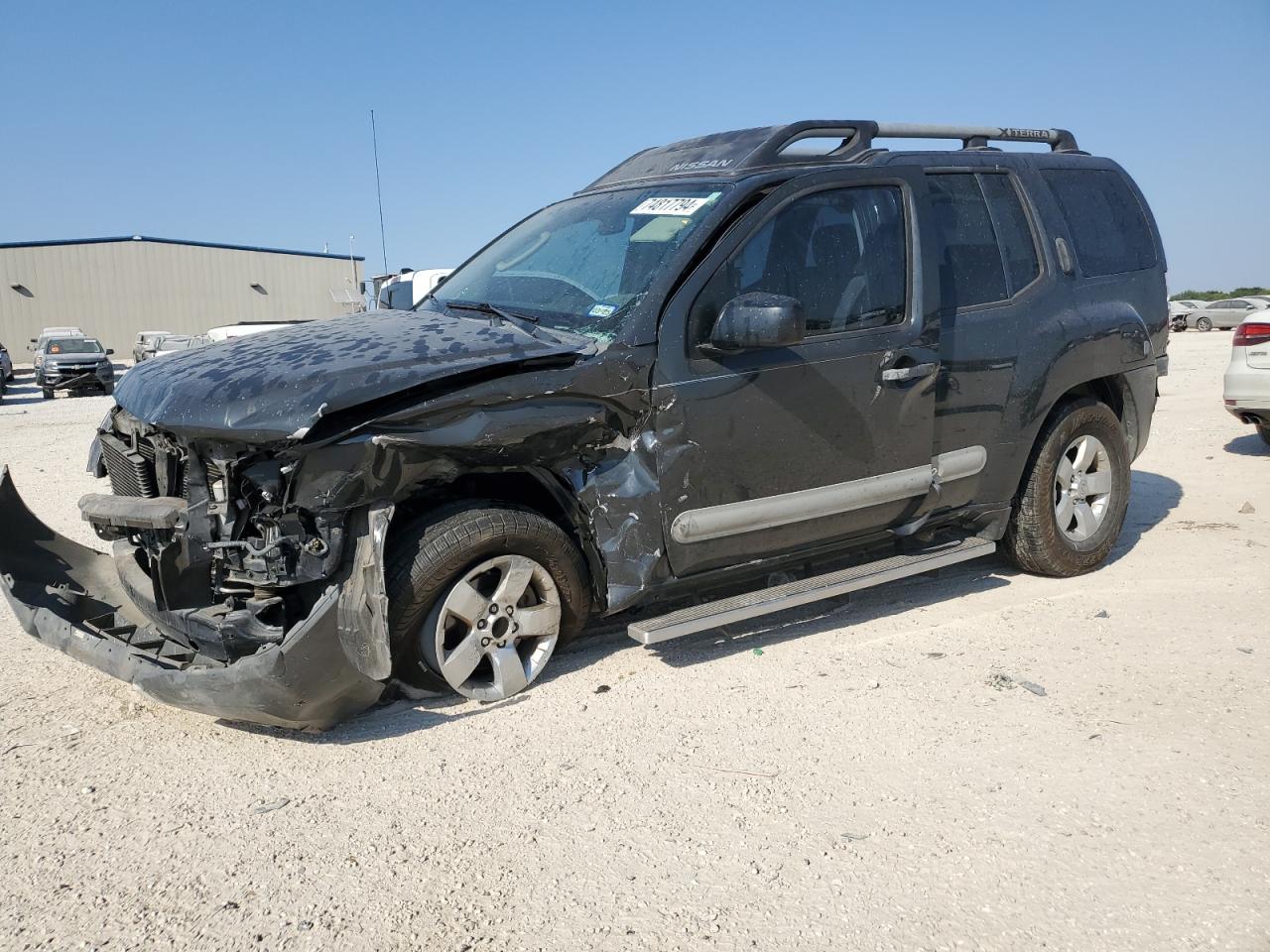 NISSAN XTERRA OFF 2011