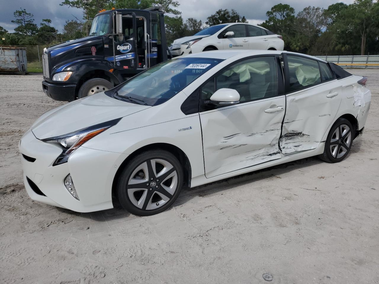 TOYOTA PRIUS 2017