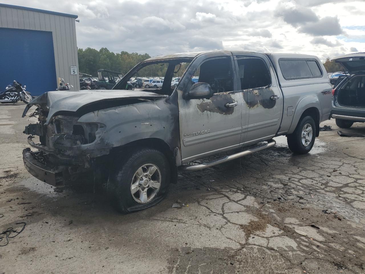 TOYOTA TUNDRA DOU 2006