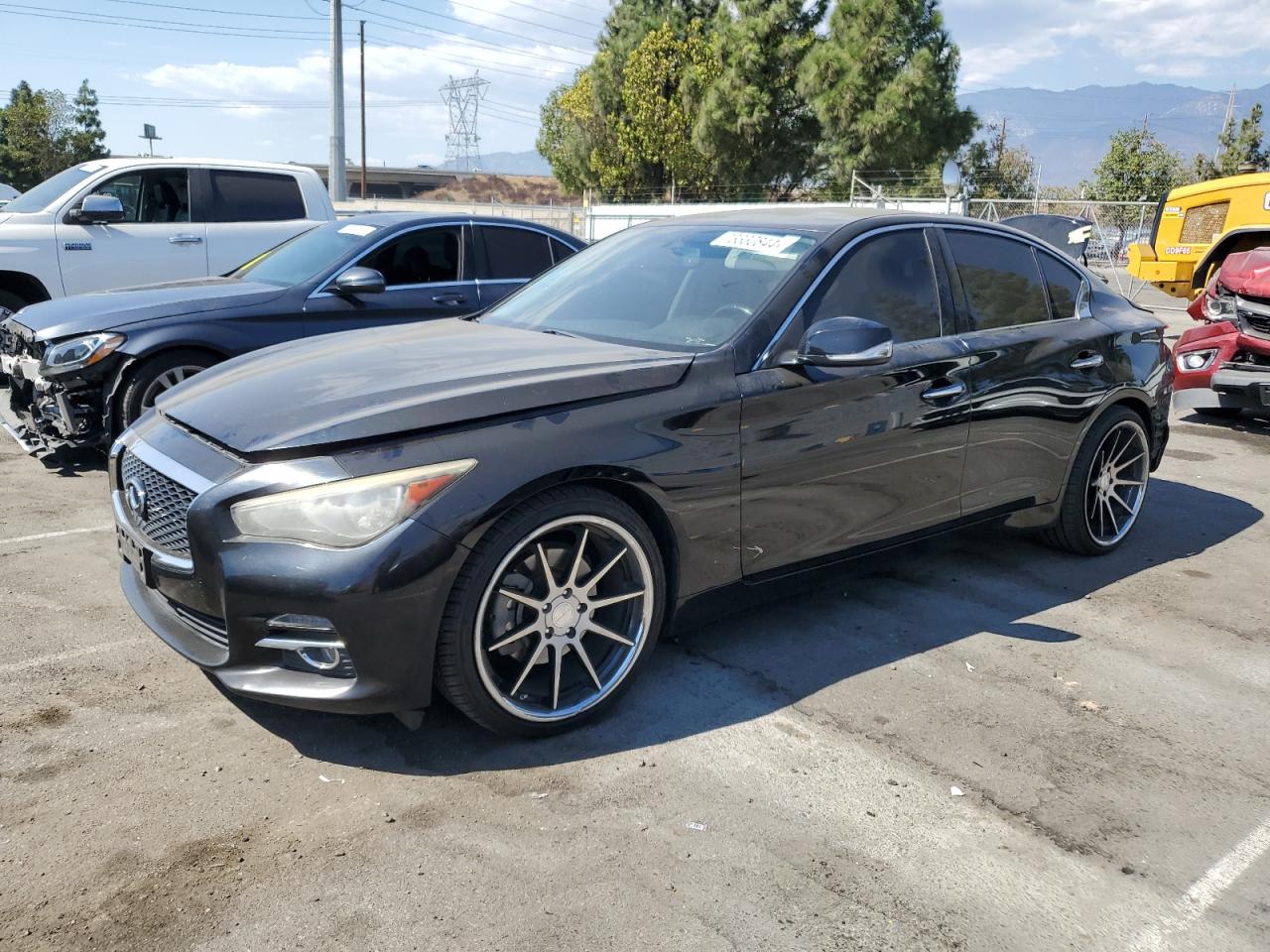 INFINITI Q50 BASE 2014
