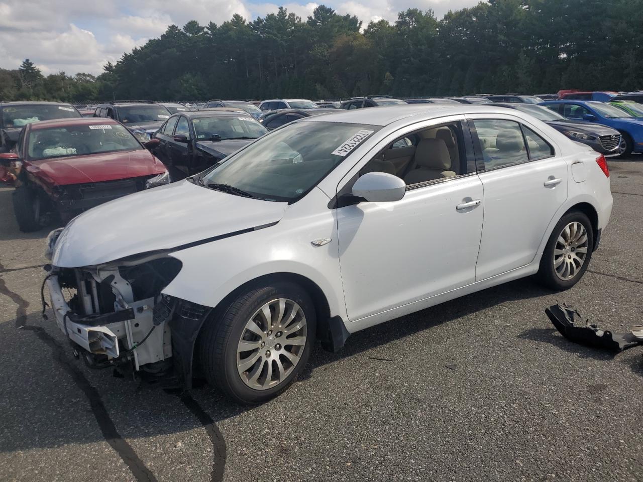 SUZUKI KIZASHI SE 2013