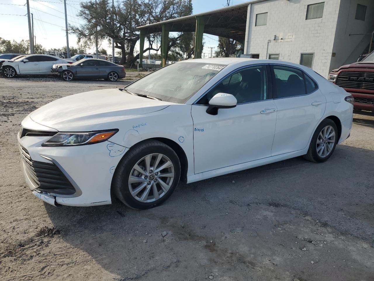 TOYOTA CAMRY LE 2023