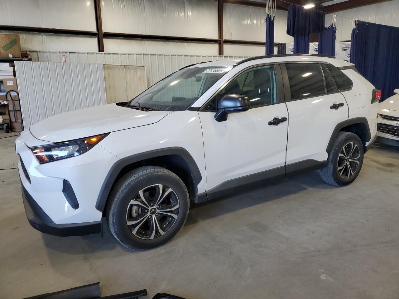 TOYOTA RAV4 LE 2021