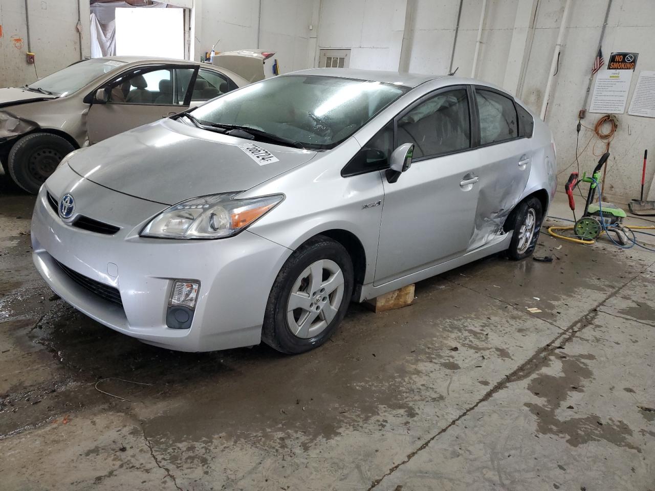 TOYOTA PRIUS 2011