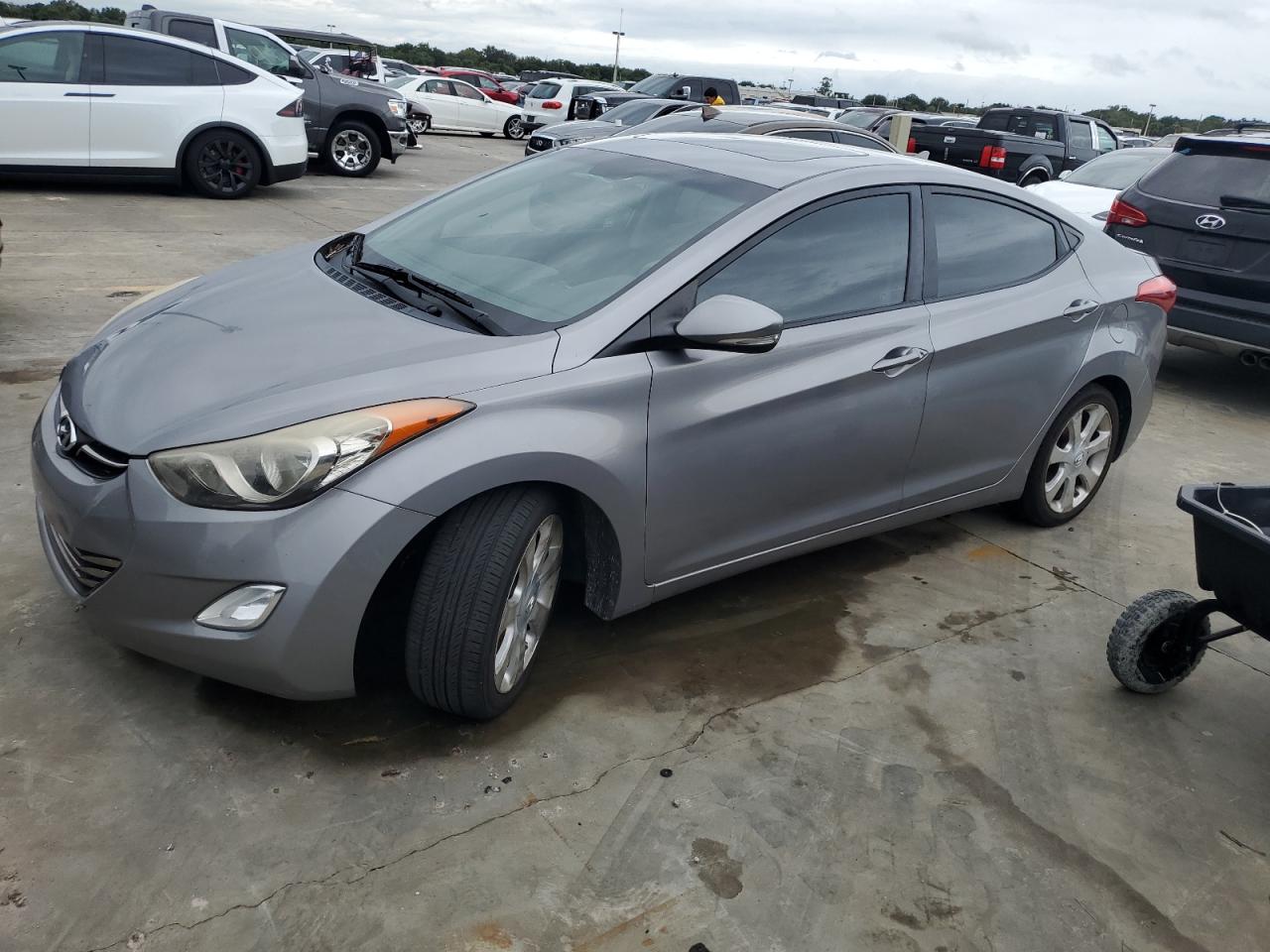 HYUNDAI ELANTRA GL 2011