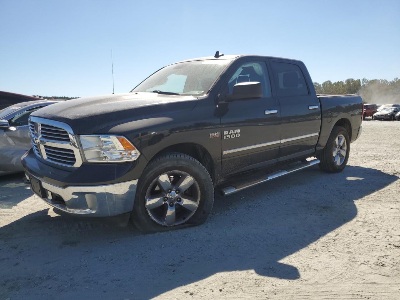 RAM 1500 SLT 2015