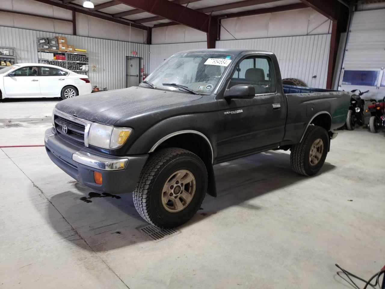TOYOTA TACOMA 2000