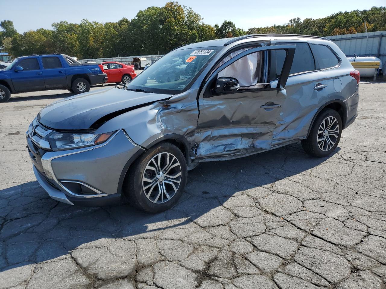 MITSUBISHI OUTLANDER 2016