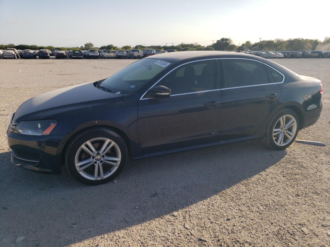 VOLKSWAGEN PASSAT SE 2014