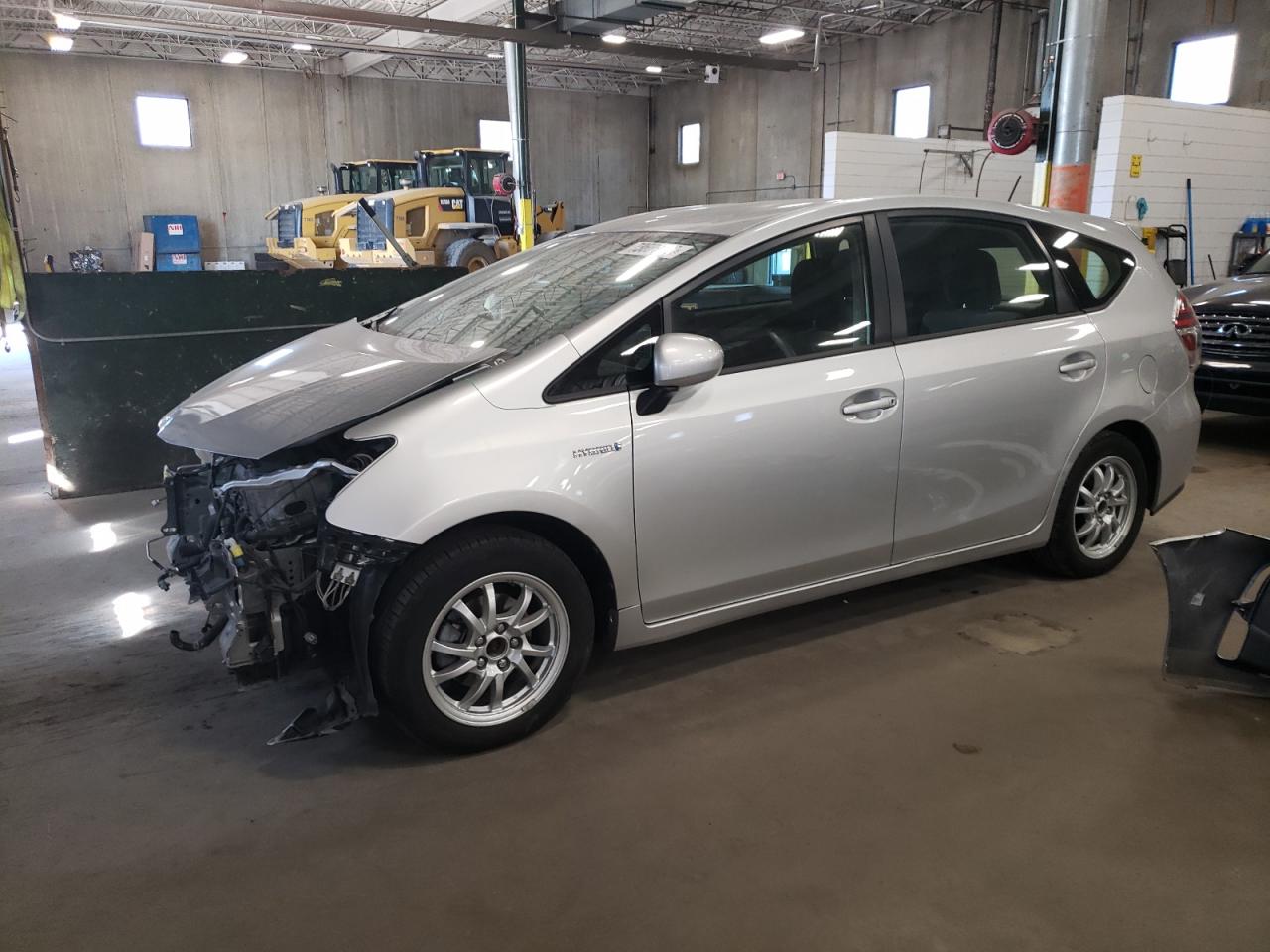 TOYOTA PRIUS V 2016