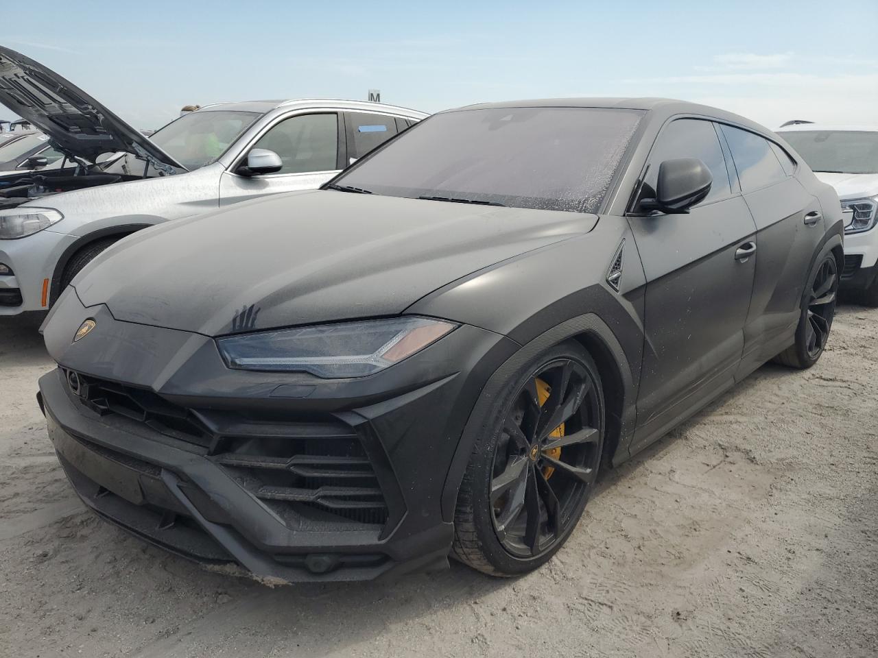 LAMBORGHINI URUS 2019