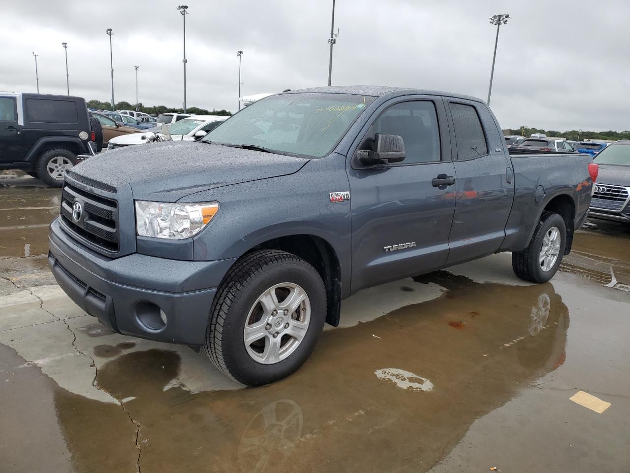TOYOTA TUNDRA DOU 2010
