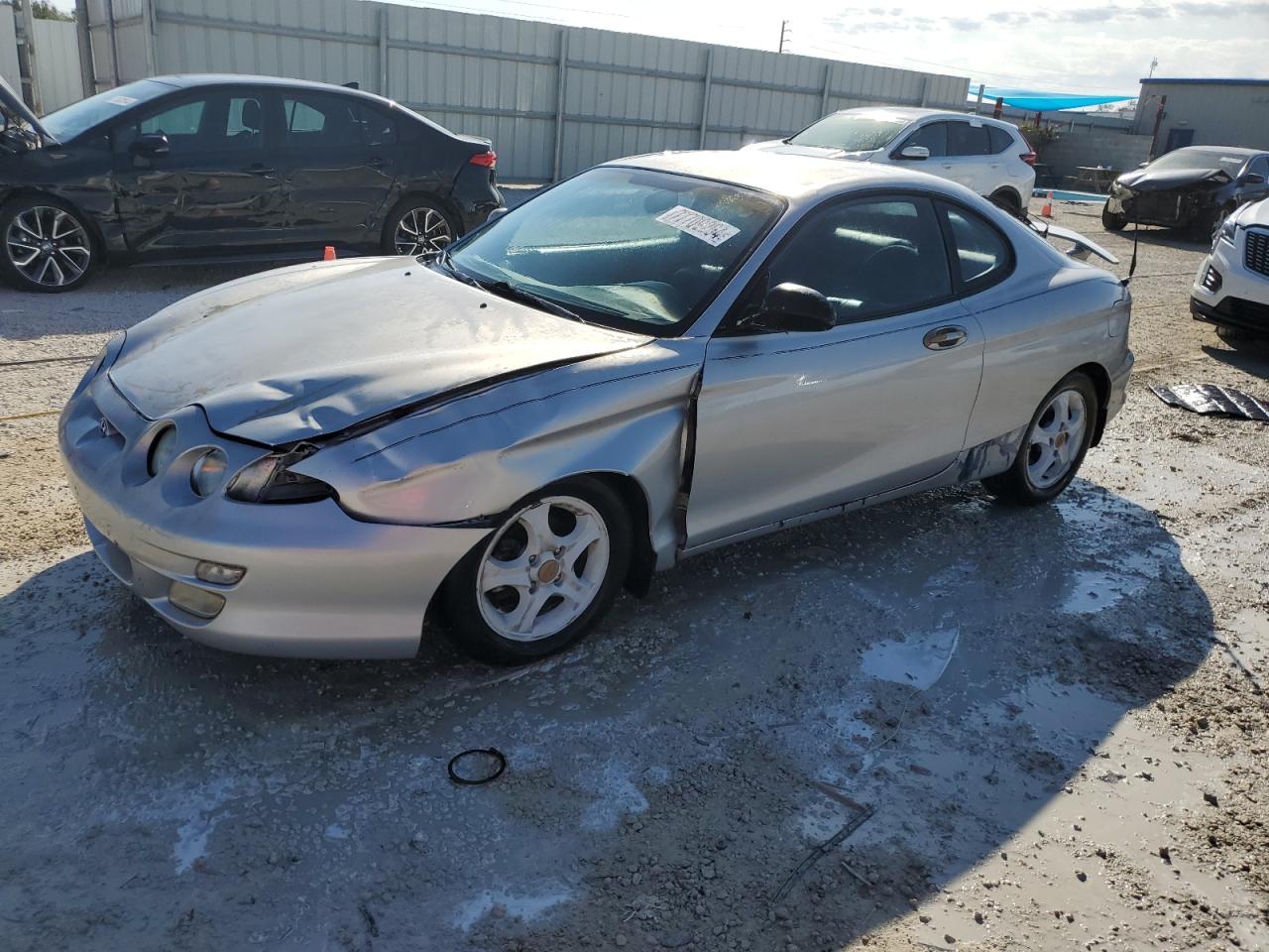 HYUNDAI TIBURON 2001