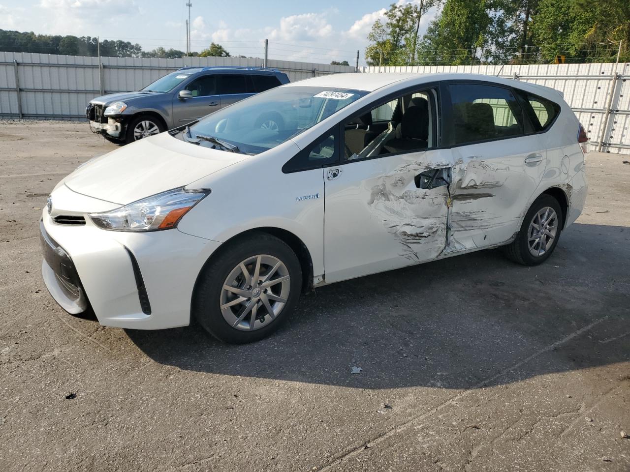 TOYOTA PRIUS V 2016