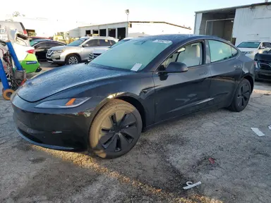 Tesla Model 3 2024