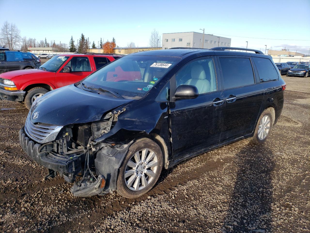 TOYOTA SIENNA XLE 2017