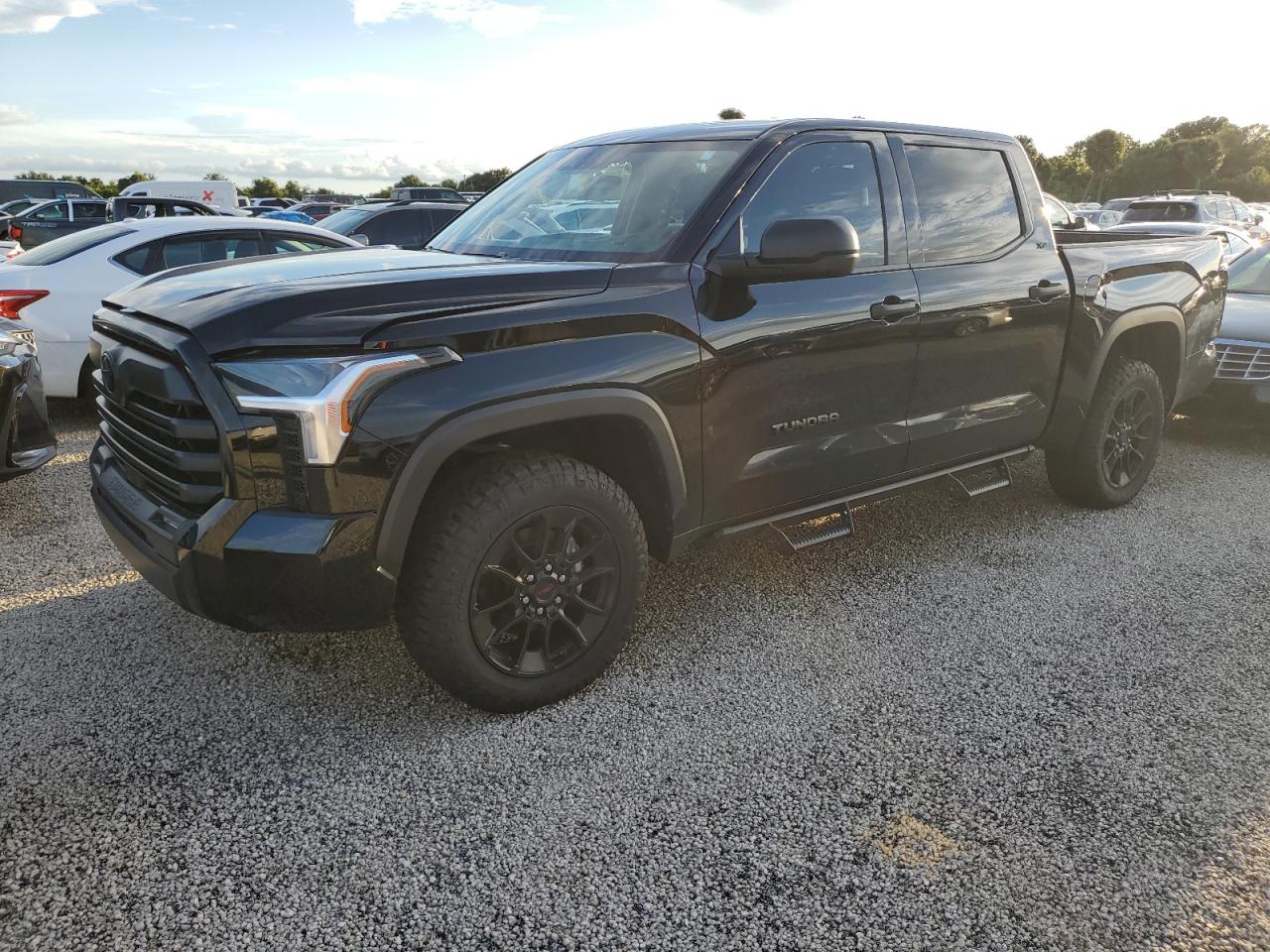 TOYOTA TUNDRA CRE 2024