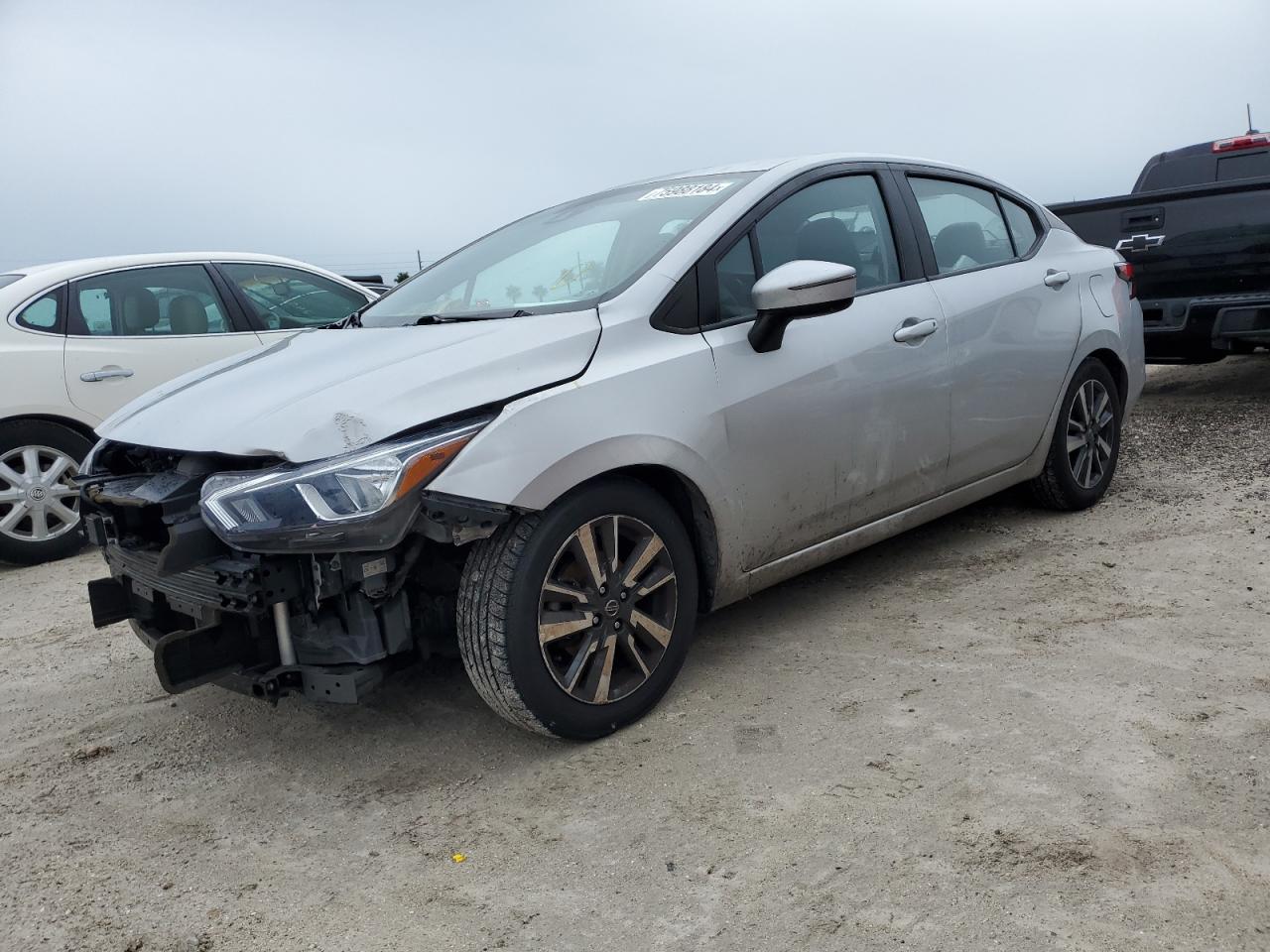 NISSAN VERSA SV 2021