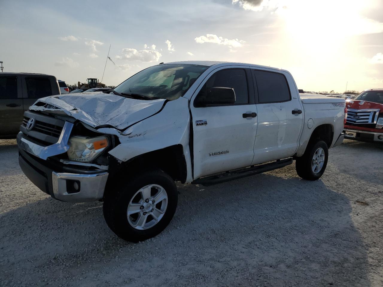 TOYOTA TUNDRA CRE 2014