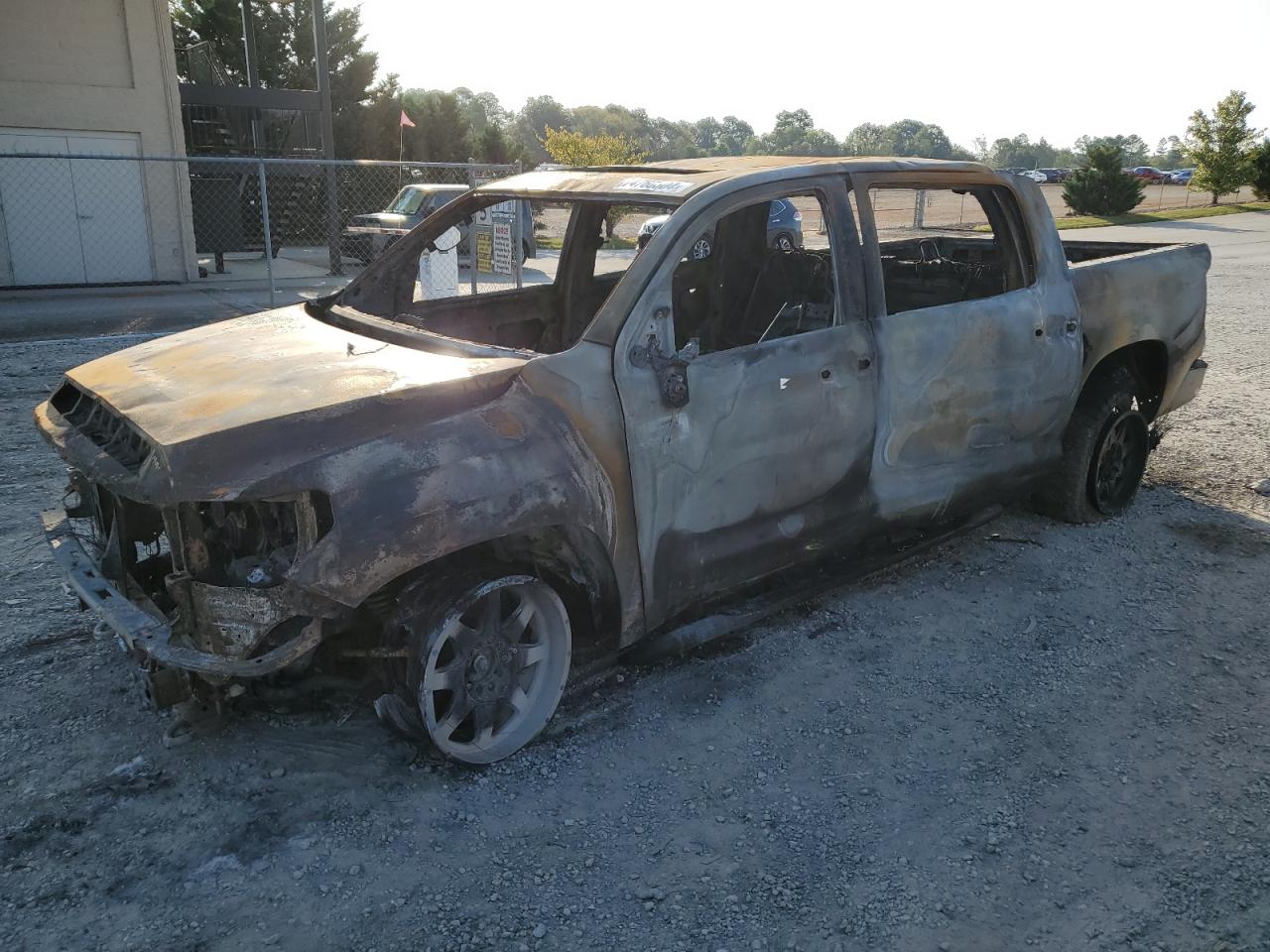 TOYOTA TUNDRA CRE 2014