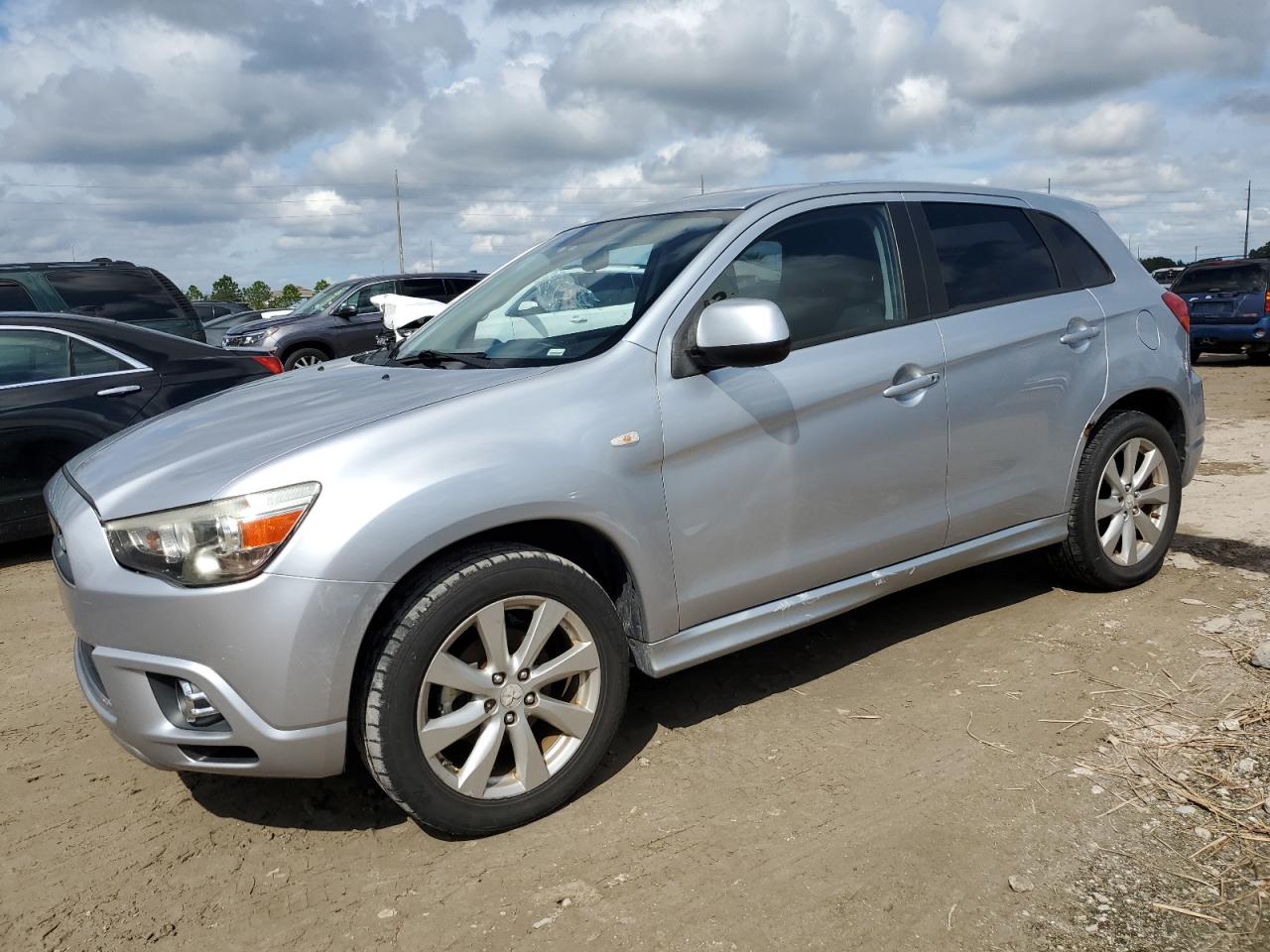 MITSUBISHI OUTLANDER 2012