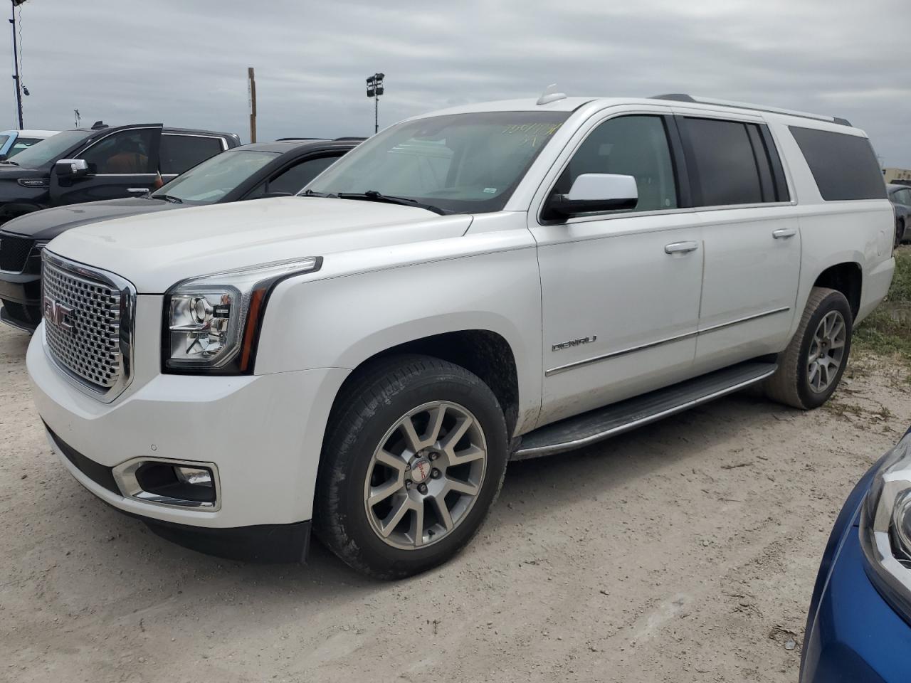 GMC YUKON XL D 2017