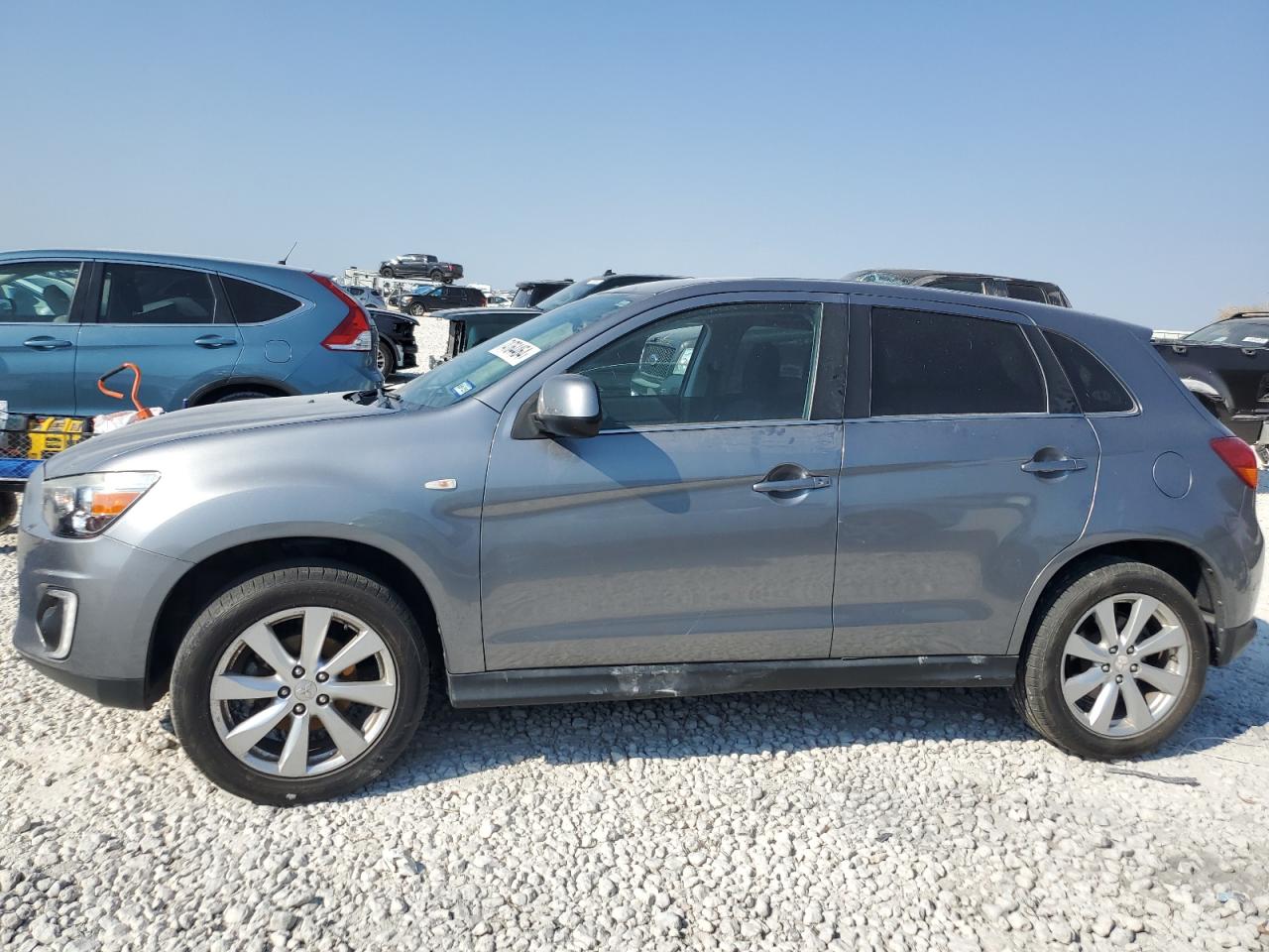 MITSUBISHI OUTLANDER 2015