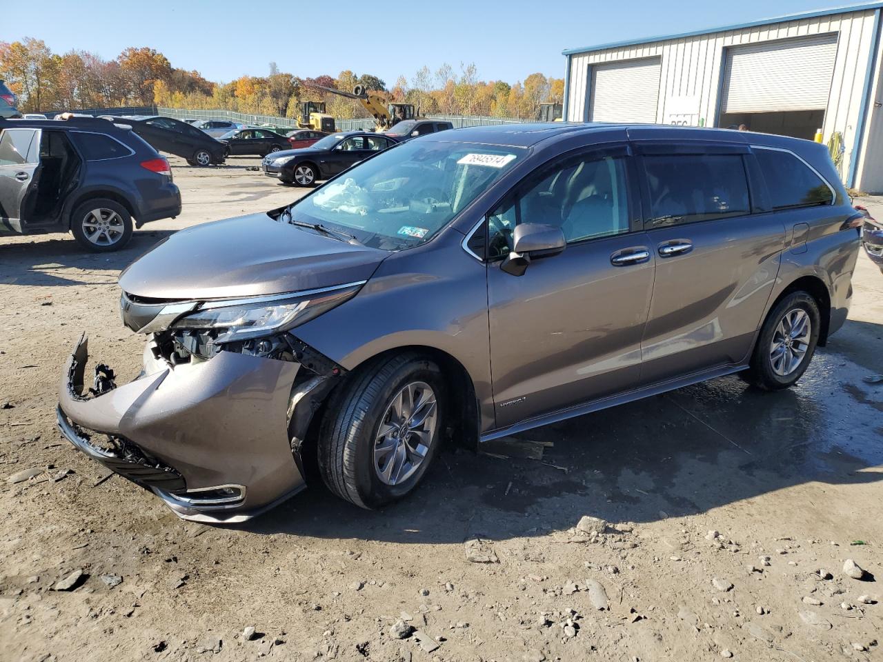 TOYOTA SIENNA XLE 2021