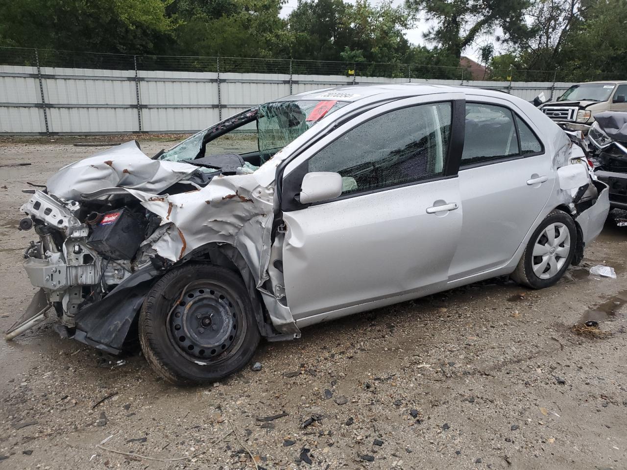 TOYOTA YARIS 2008