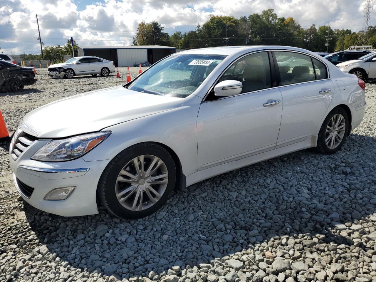 HYUNDAI GENESIS 3. 2014