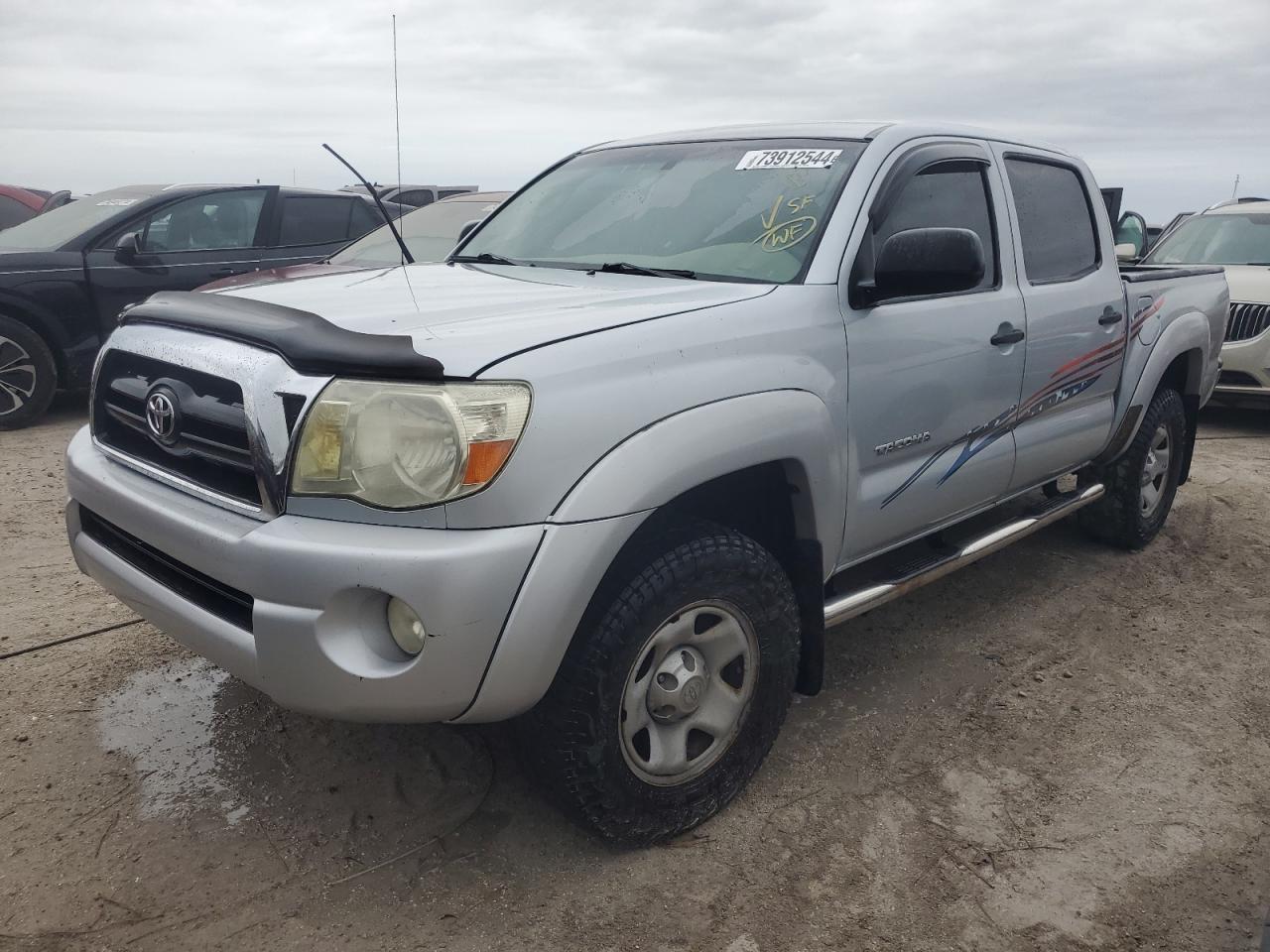 TOYOTA TACOMA DOU 2005