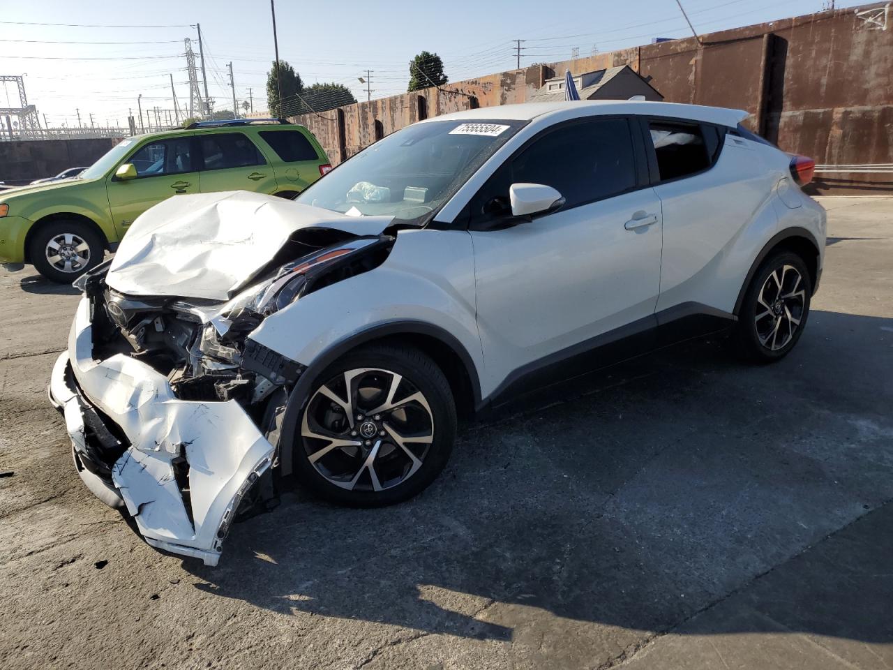 TOYOTA C-HR XLE 2019