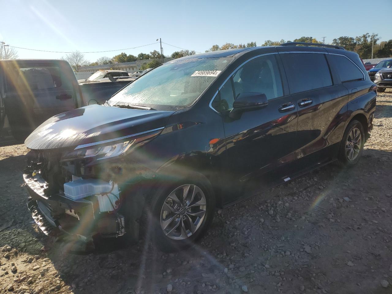 TOYOTA SIENNA XLE 2023