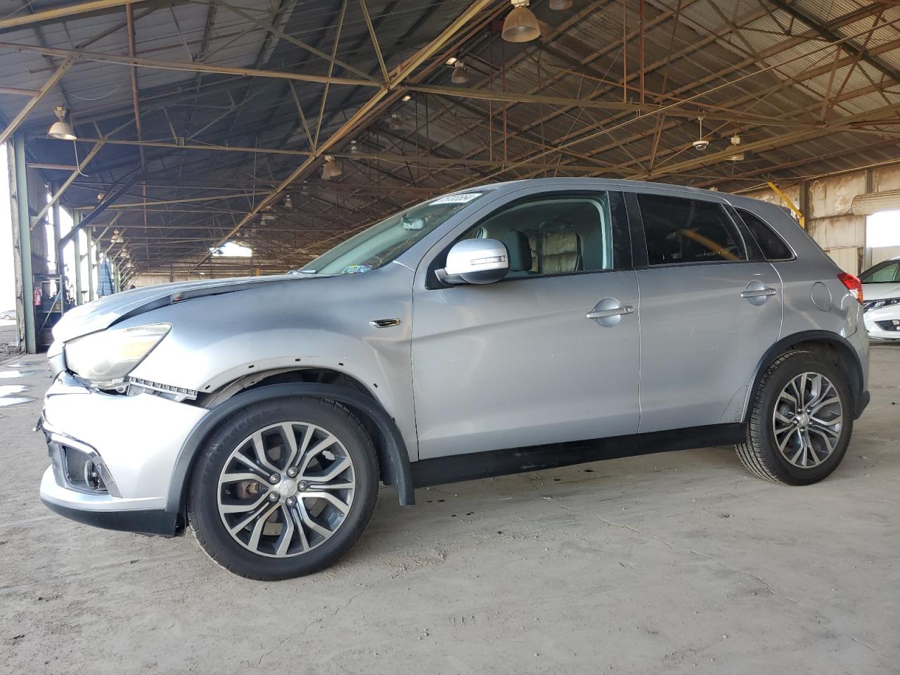 MITSUBISHI OUTLANDER 2016