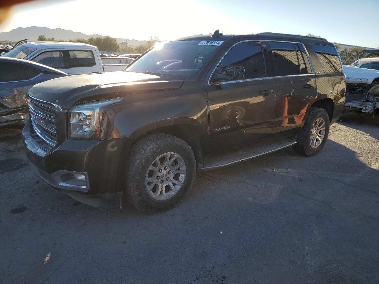 GMC YUKON SLE 2017