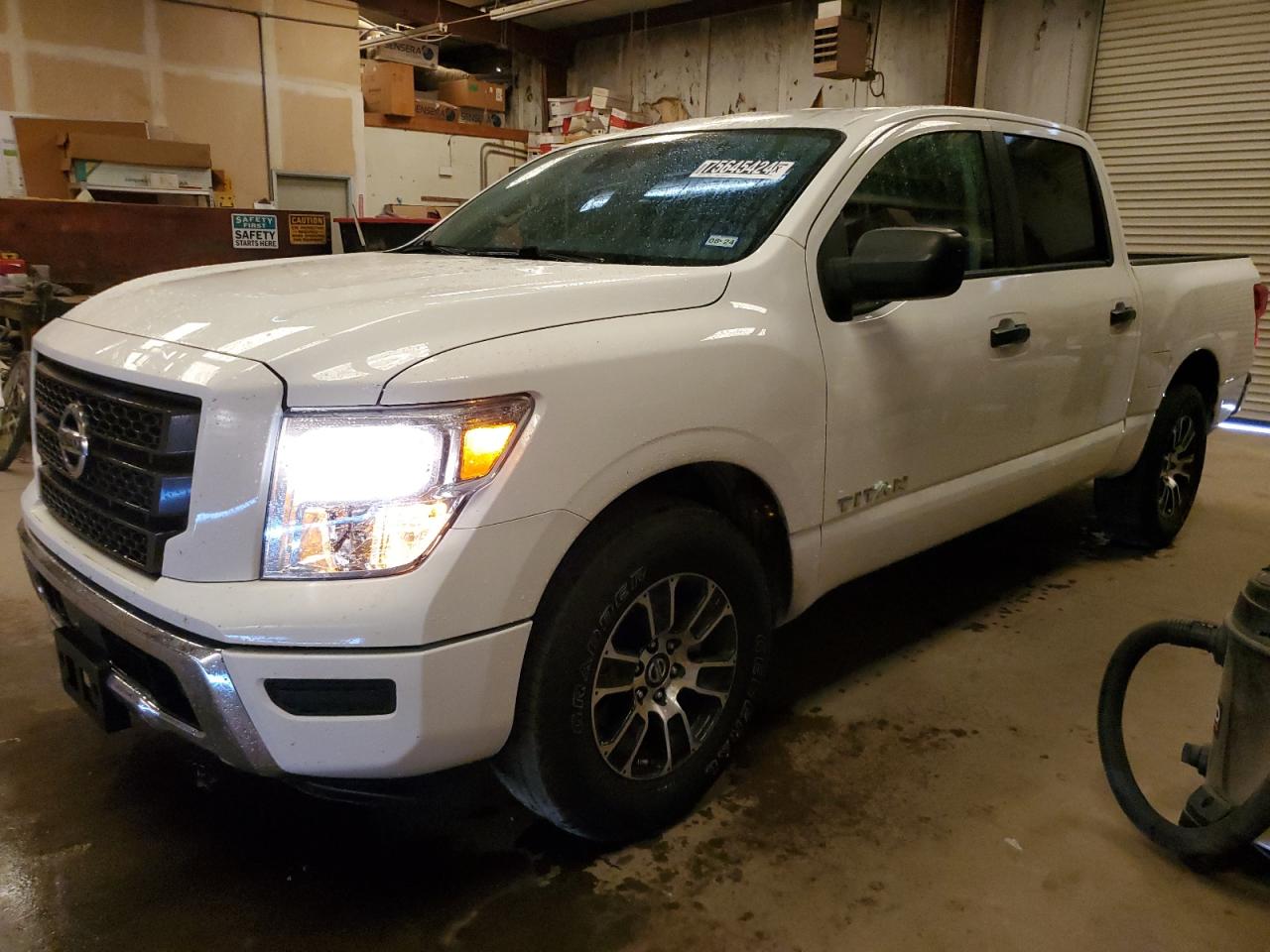 NISSAN TITAN S 2022