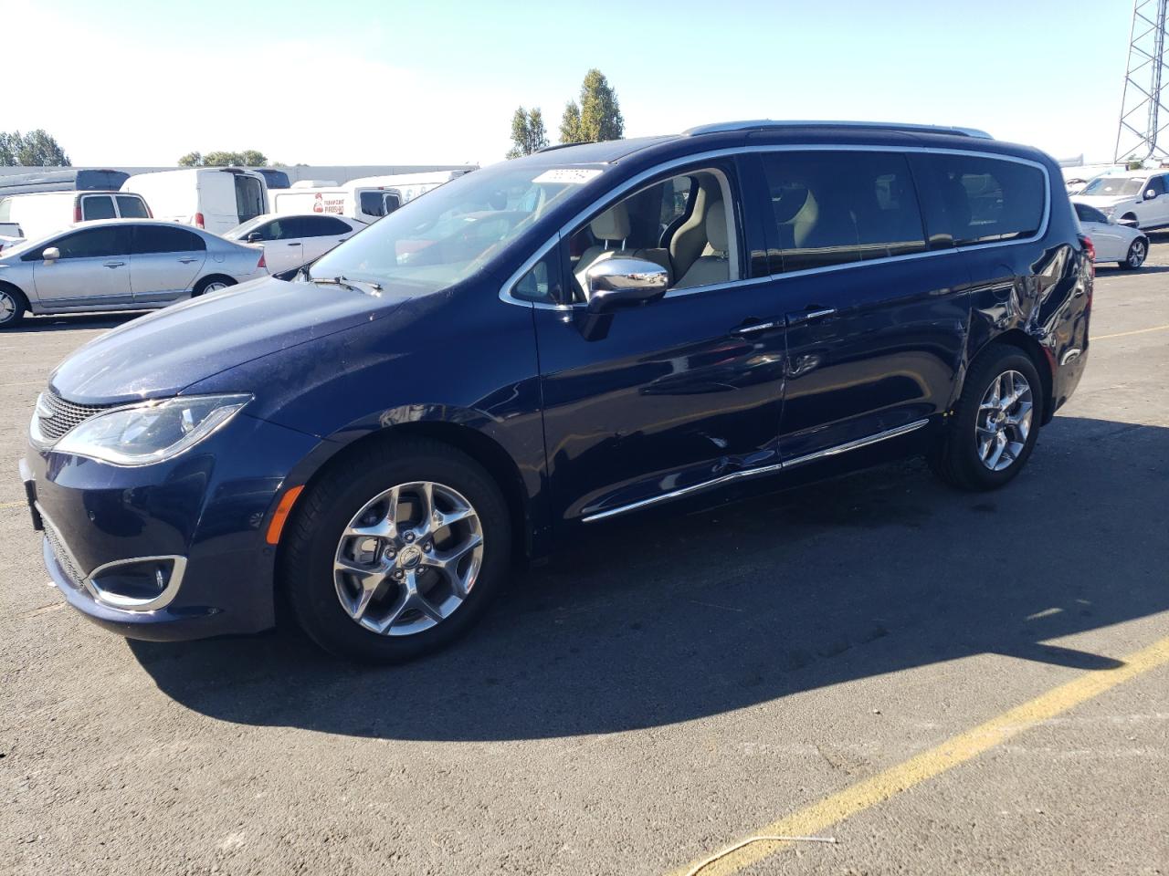CHRYSLER PACIFICA L 2017