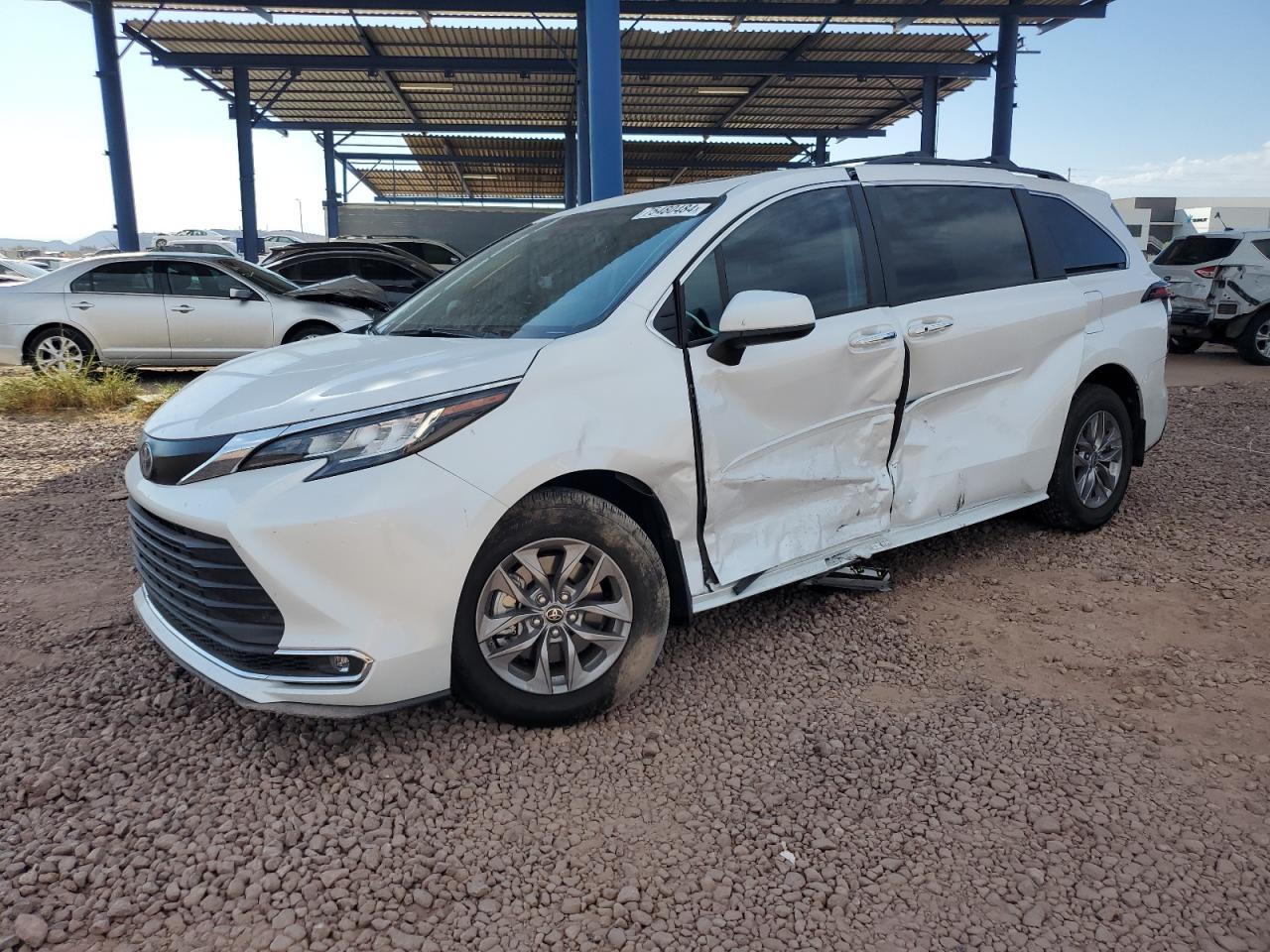 TOYOTA SIENNA XLE 2023