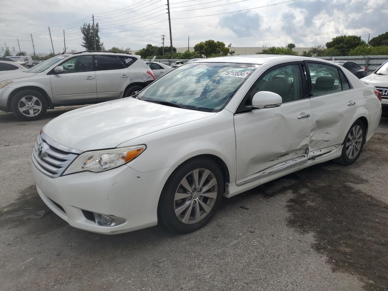 TOYOTA AVALON 2011
