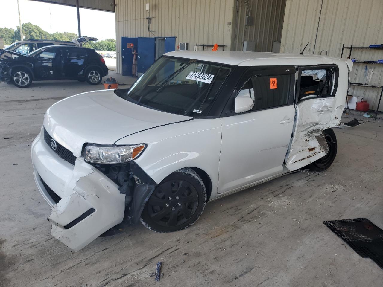 TOYOTA SCION XB 2009
