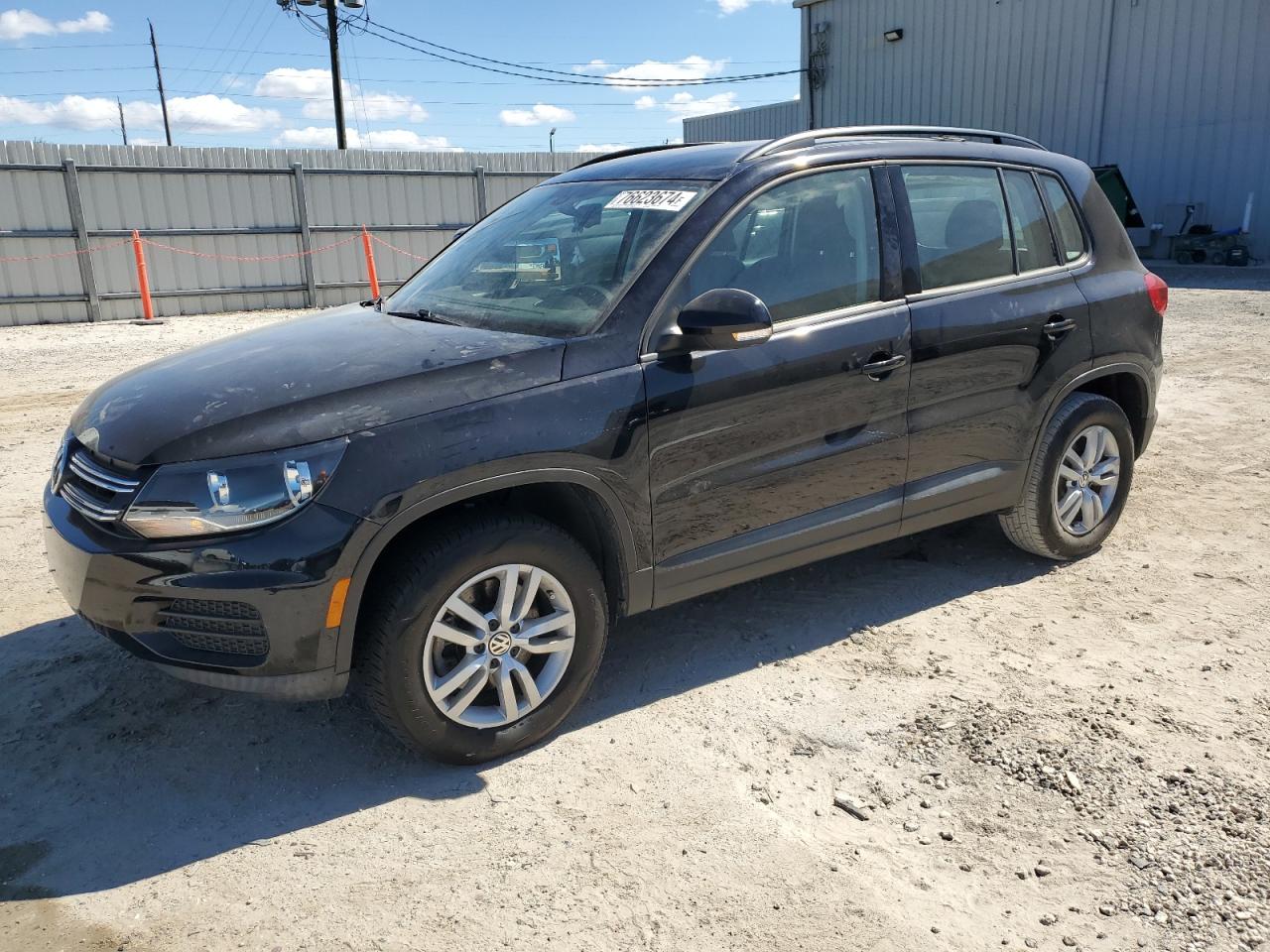 VOLKSWAGEN TIGUAN S 2016